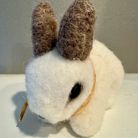 Honeybloom Brown & White Felt Easter Rabbit. Adorable flicked bunny with brown - Picture 3 of 11